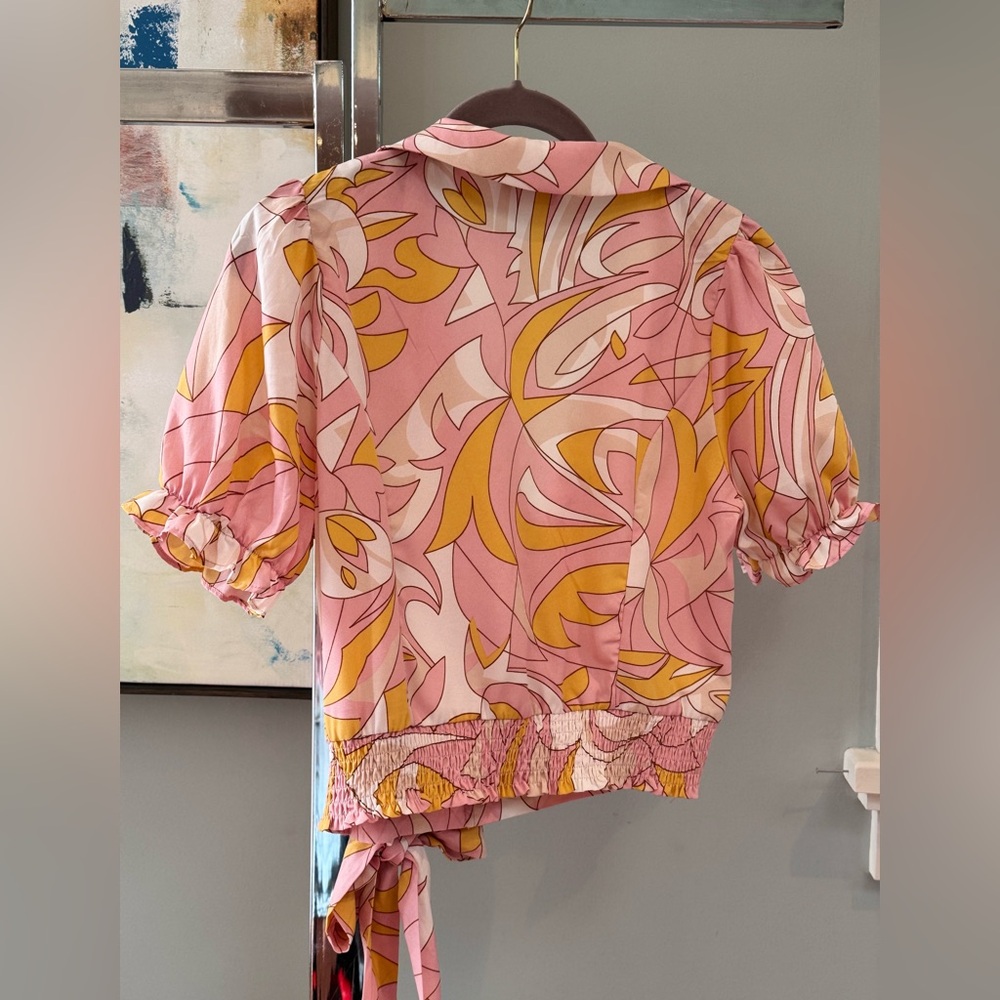 Milk and Honey Short Sleeve V Neck Blouse - Picture 2 of 7